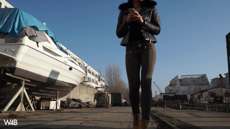Watch4beauty: Dansând Lucy
