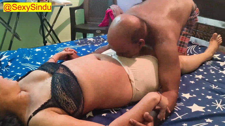 Sexy sindu: Hotwife ghairah creampie orgasme sebenar