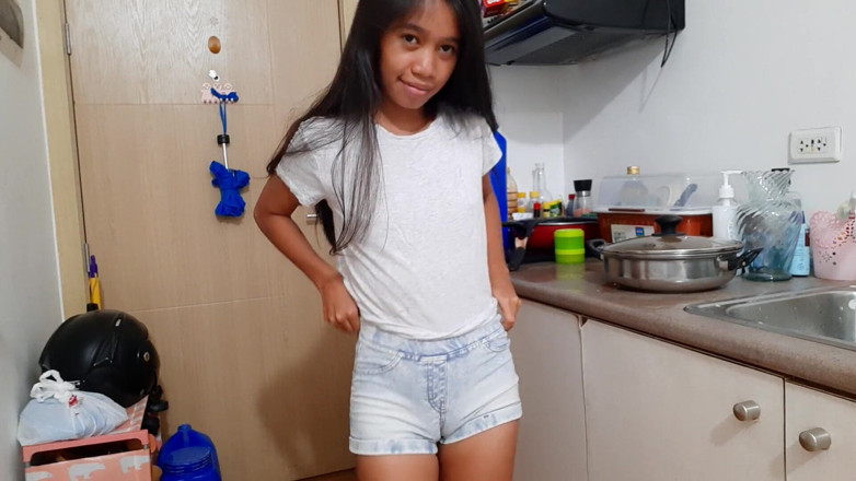 creamberryfairy: Pee in My Jean Short with Buttplug
