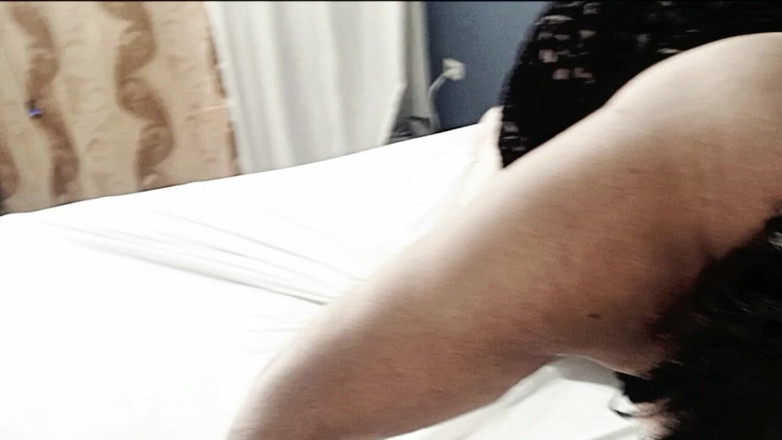 Sofixxx: Brincando com minha meia-irmã e madrasta ao mesmo tempo