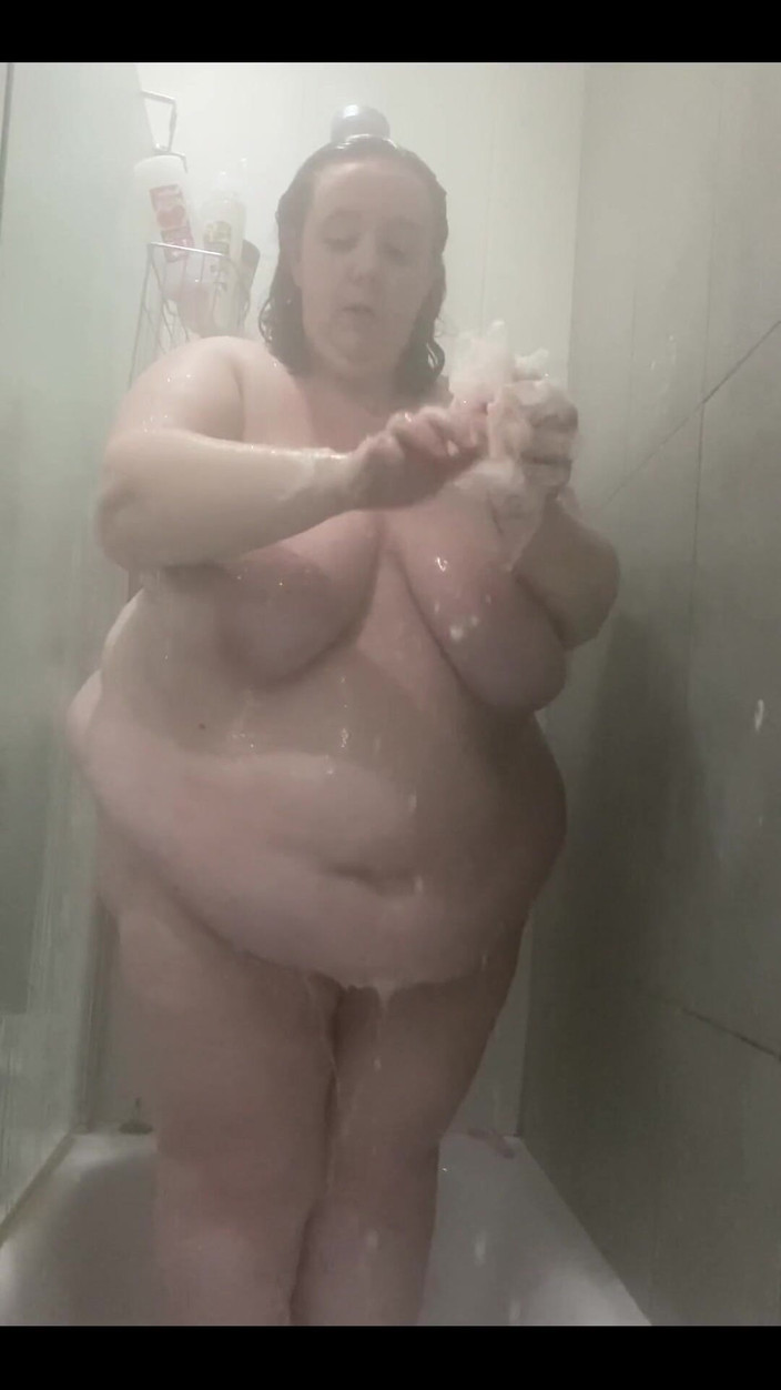 Ivy gold: Ivy precisa desse chuveiro