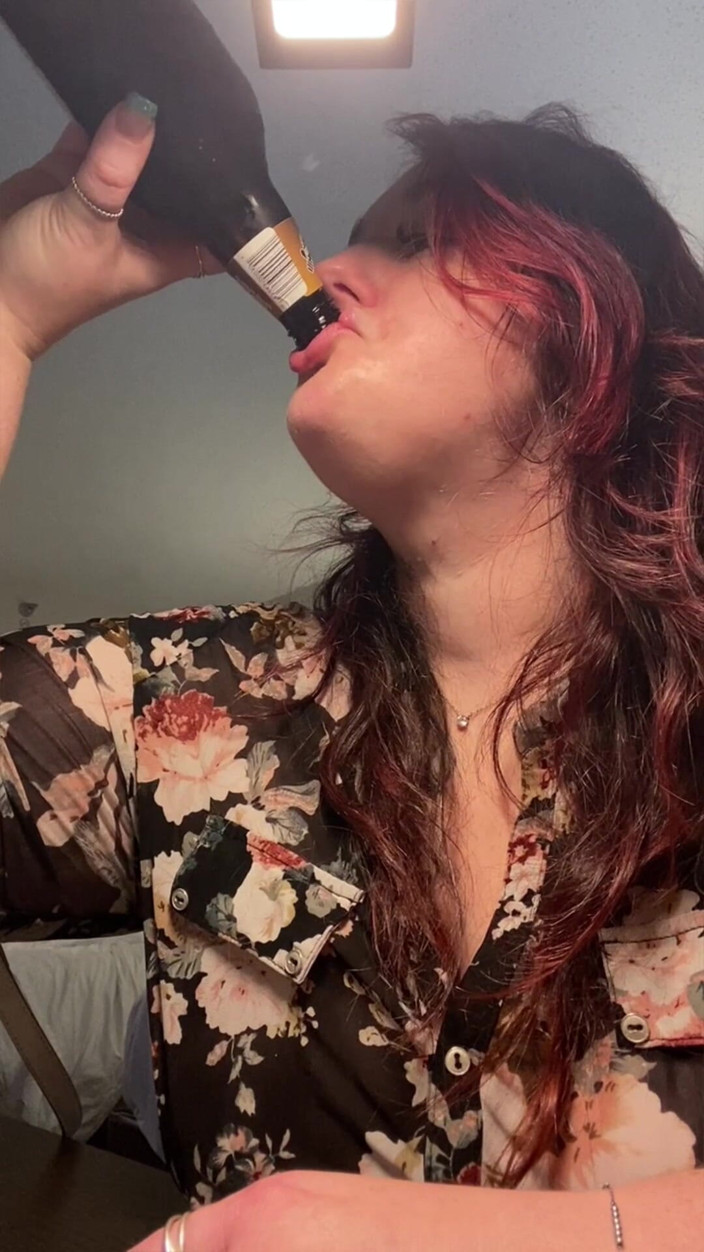 BellaBlast: Verführerische bBW rootbeer chug &amp; burps von bella blast