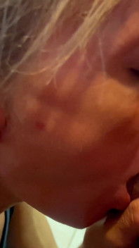 Náhodné domácí porno v kuchyni – Společně vyvrcholíme velmi rychle, mnoho dní bez sexu