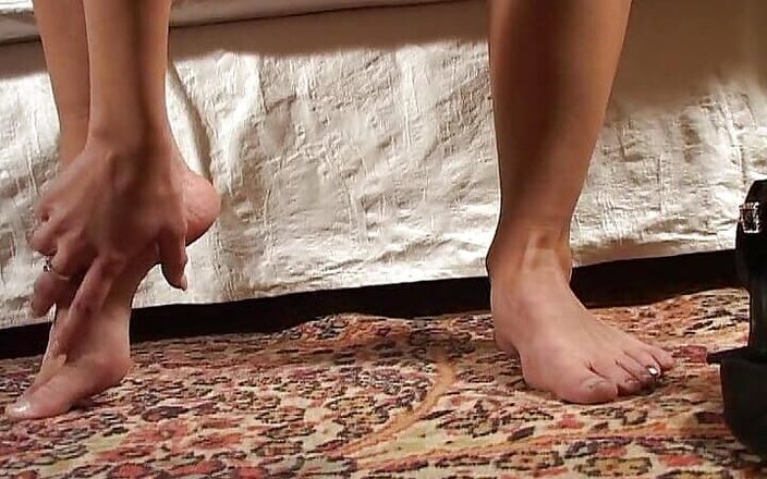 Planete Francaise: Elegantní francouzská dáma ukazuje své ohromující tělo v sexy prádle