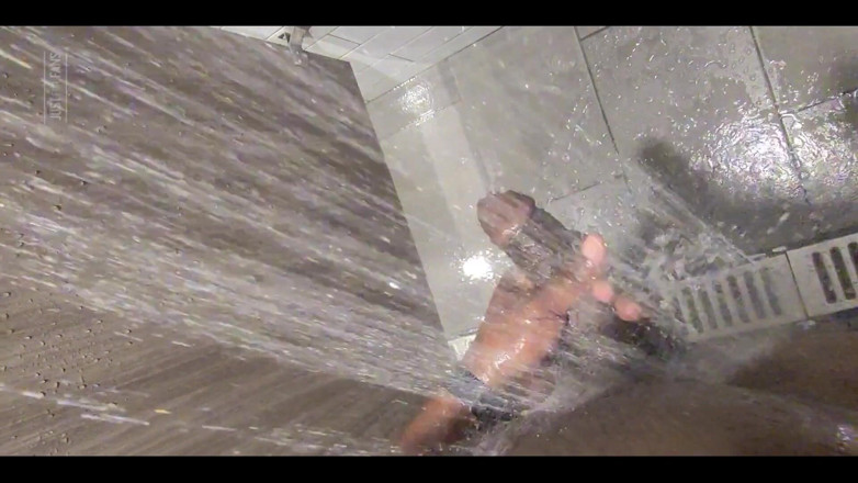 SirMaxxximus: Let's hit the shower!!