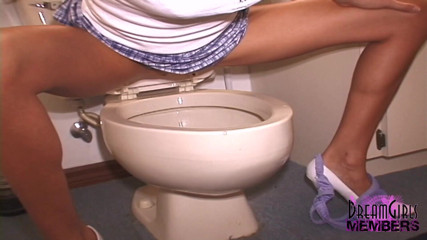 Dream Girls: Peeing then naked in a college library