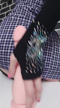Dojenie tego dildo - seksowna milf Ginnagg
