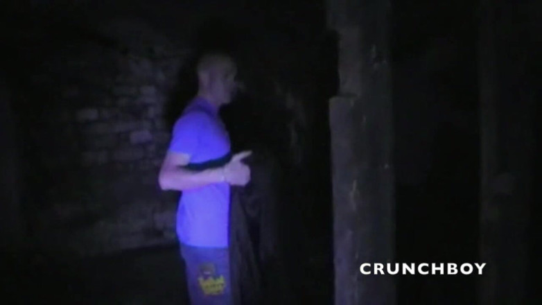 Raw French Bad boys: Französische schlampe wird von top-dominanten jungen in seinem keller hart...