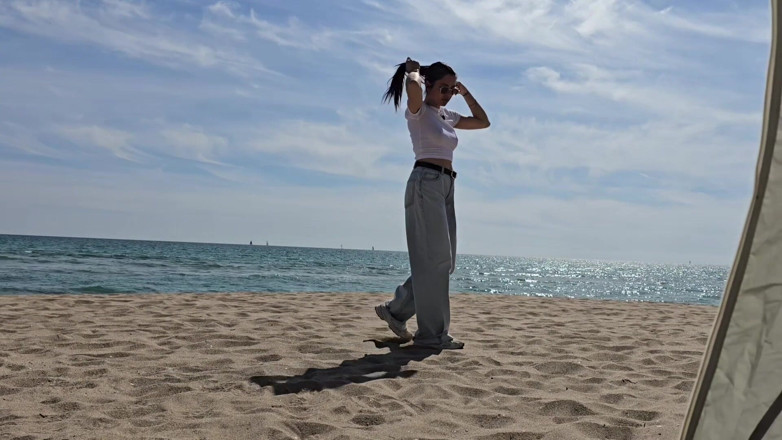 Labestiaylabella: Stepsister Has Sex on the Beach!