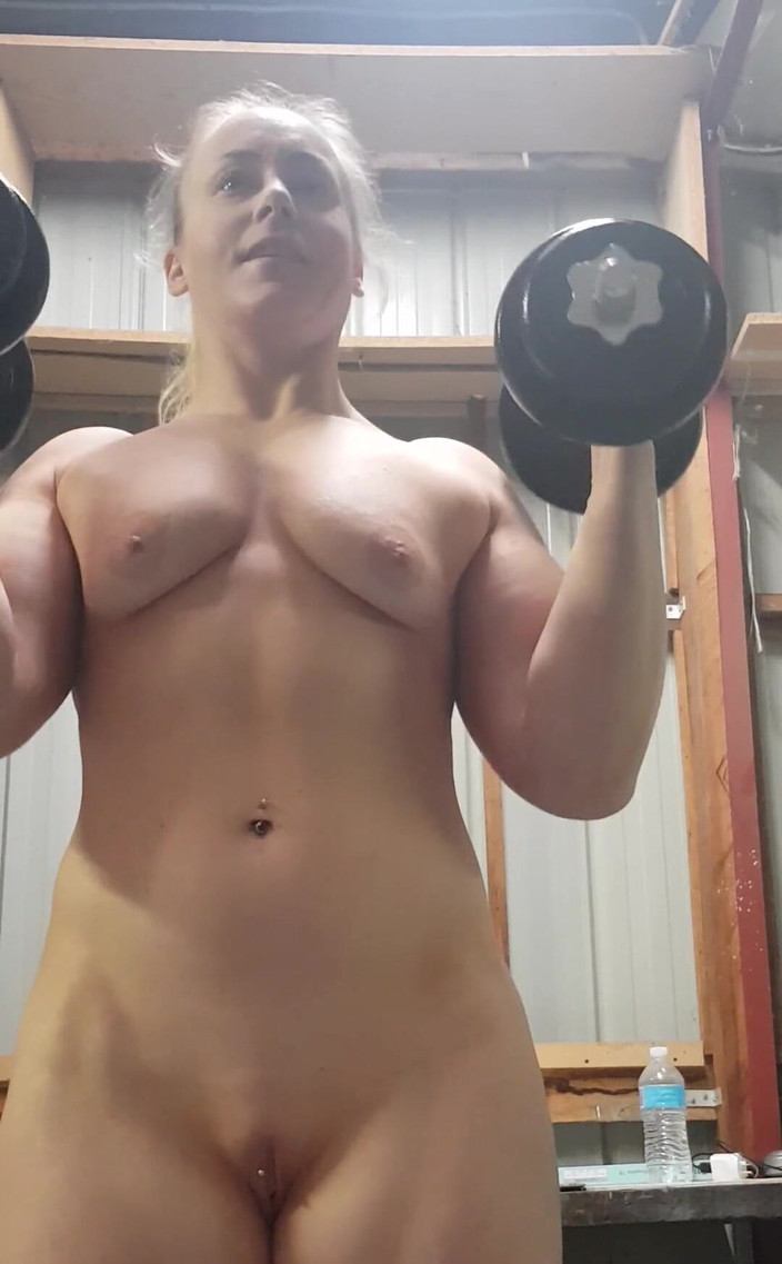 Michellexm: Nahé cvičení, Lateral Raise, Bicep Curl