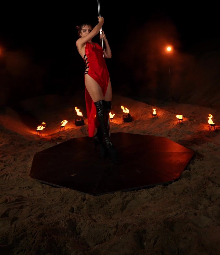 Renata Fox: Blaze in Hell, Witch!