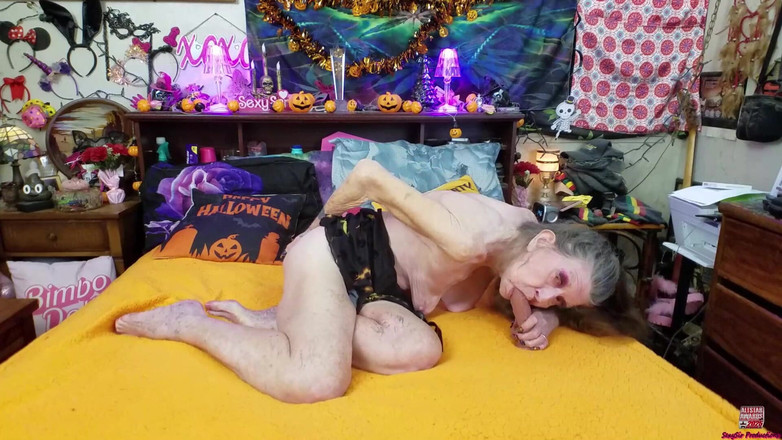 Sexy Sandra N Sir Christopher: Sub babička cum děvka bj babička fantasy sólo