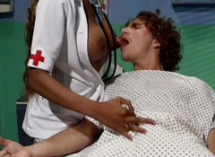 Black Jass: Ebenová sestřička poskytuje nejlepší zacházení