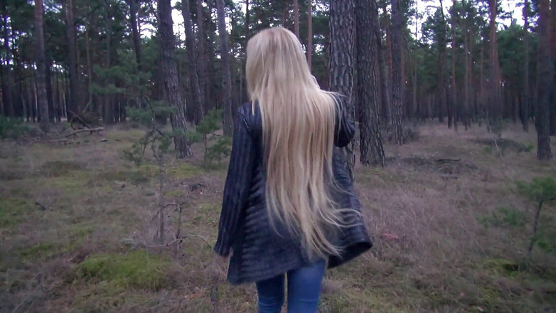 Erotik Von Nebenan: Venkovní anál německé teenagerky