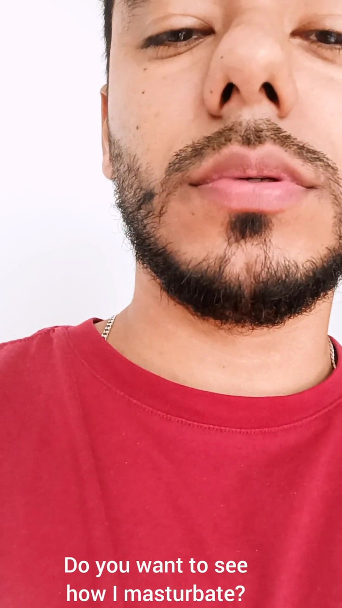 Tomm hot: Being Alone at Home I Masturbate and Cum on the...