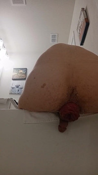 泳池球和假阳具在一个洞里