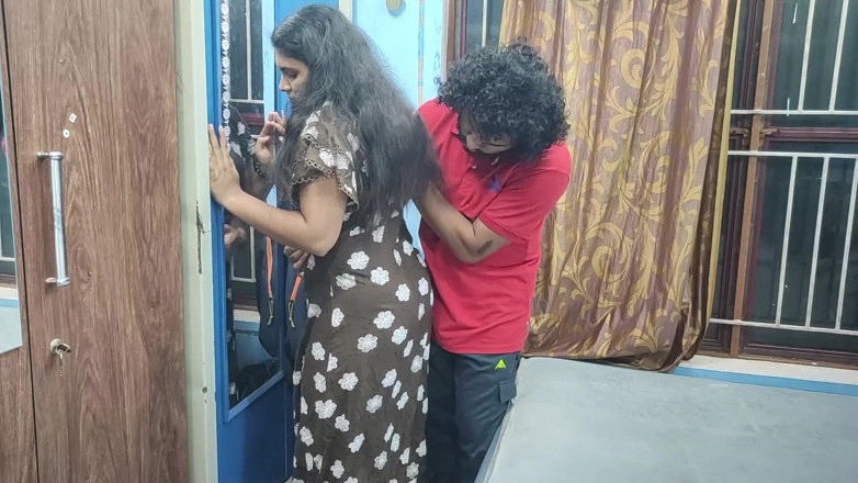 Vaigavarun45: Boy Seduce His Work Mate Girl Friend and Sex in...
