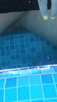 Onderwater dubbele dildo
