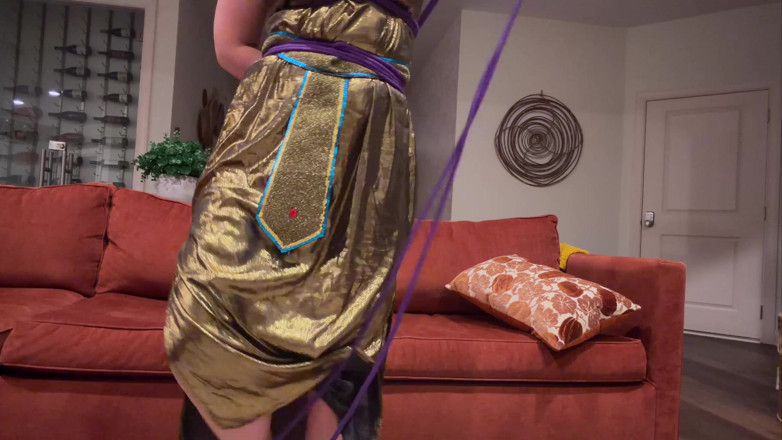 Kink in Time: O Ritual de Auto-escravidão egípcio antigo de Tilly Mcreese 4K POV...