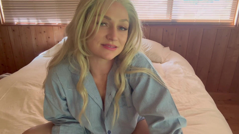 BoobznBonerz: JOI Striptease: Gorąca Blondynka Daje Ci Drugą Szansę