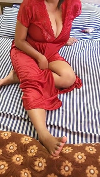 O marido da cunhada não estava em casa, então eu cheguei