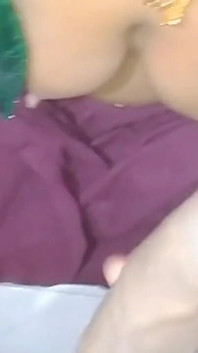 Une bhabhi indienne desi se fait baiser