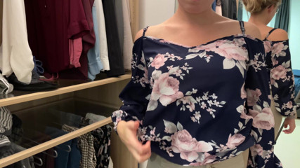OutfallingSex: Titty drop și unboxing