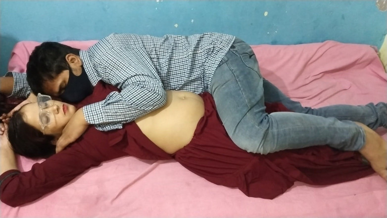 Indian Muslim Couple: Esposa india enciende el calor una noche llena de amor...