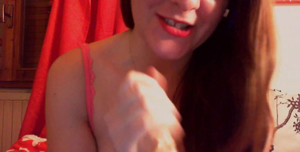 Nicoletta Embassi: あなたの愛人は今日、紫色のタイツを履いて、あなたを小さなミミズのように喜びで爆発させたいと思っています