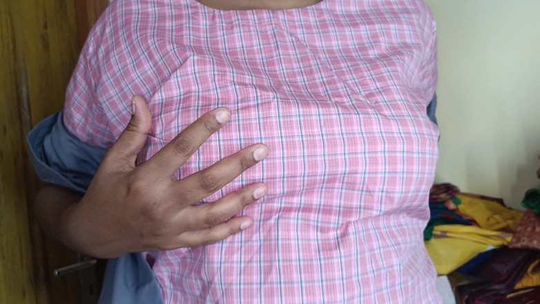 Ilakkiya: 女子高生