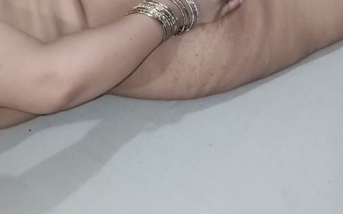 Sexy Yasmeen blue underwear: Ik werd erg heet, ik wilde in mijn kont geneukt...