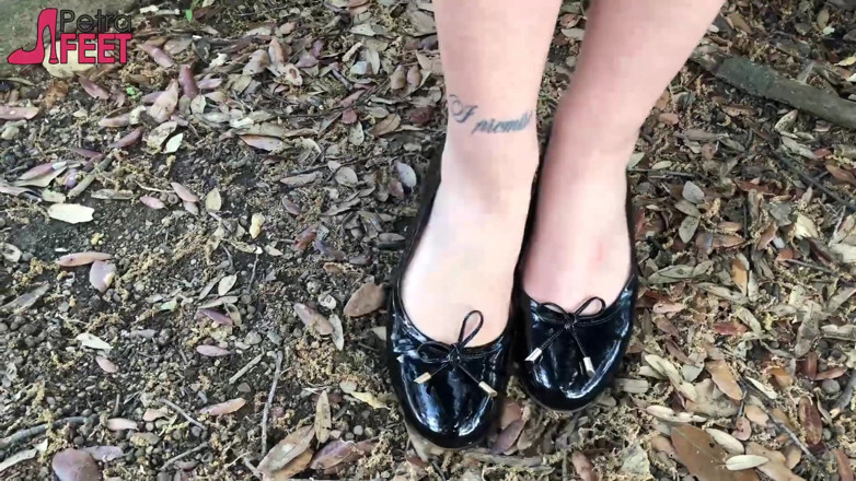 Smokin Fetish: Hete tiener rokend in een park