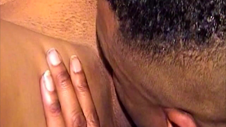 XXXEROTICONLY: スリーサムのラティーナ・スラット・アナルセックス - 精液を飲み込む