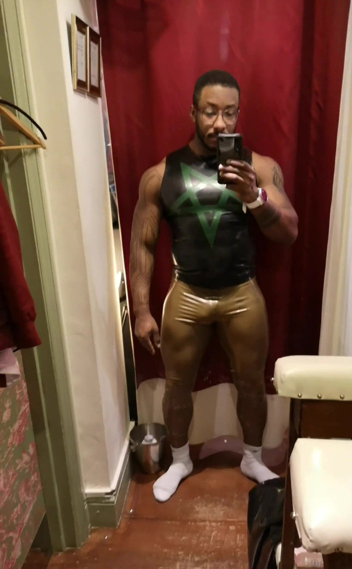 Amadeus: 私の人生にはもっとゴムが必要です