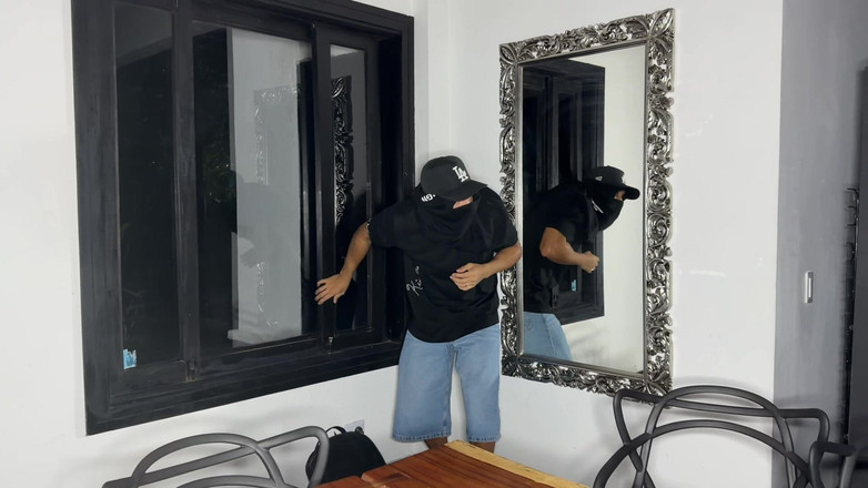 La Rola: 내 집에 거대한 자지가 깨지고 결국 나를 따먹고 내 거대한 엉덩이를 채찍질 - Larolax &amp; Max Betancur