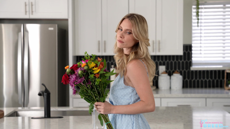 MomWantsToBreed: Flowers for my stepmom - s2:e10