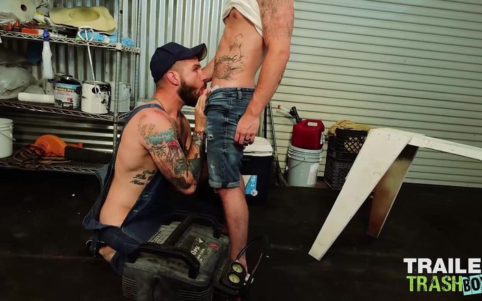 Trailer Trash Boys: 预告片TRASHBOYS。Jocks Andrew Delta和Buck Richards繁殖