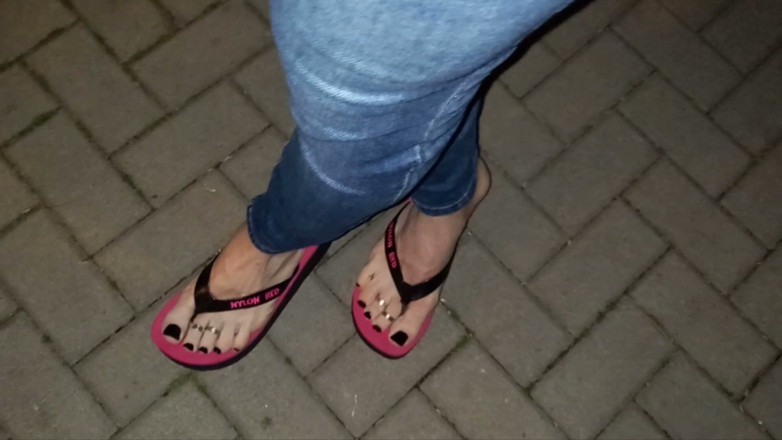 Heelex: Crossdresser in Very Sexy Flip Flops Walks the Street