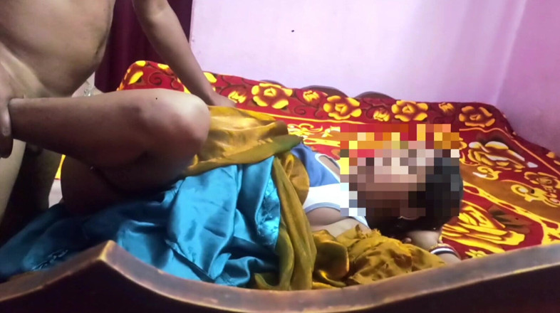 Sumaj: sundar bangaali chudaee larkiyan