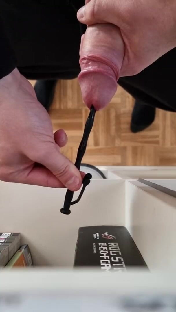 TimonDrostus: Inserimento di un dilatatore da 0,8 mm (di dimensioni medie)