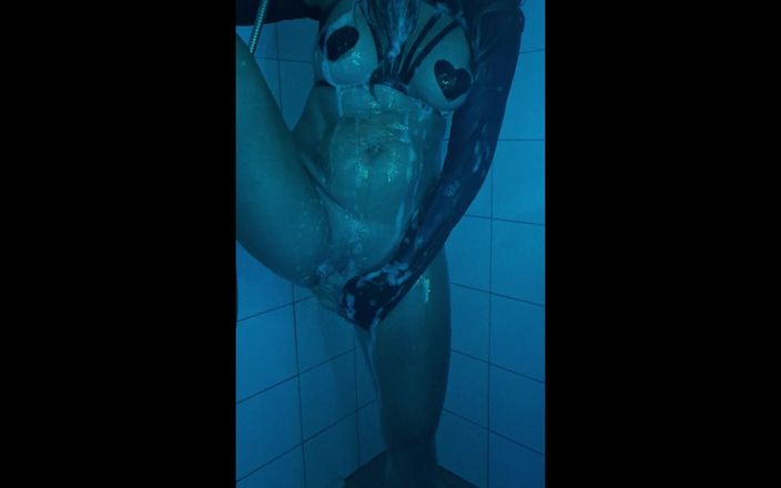 Sucre Maricruze: Ma belle-mère sous la douche et je l’ai ramassée