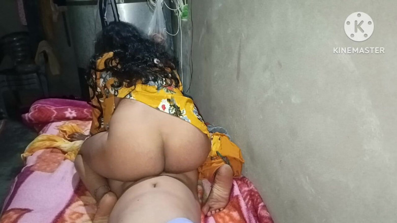 Savita5343: Der schwiegervater hat die muschi der schwiegertochter nass gemacht