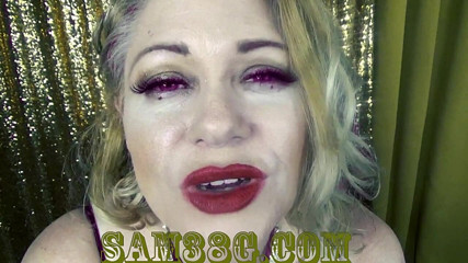 Samantha 38G: Bewitching eyes