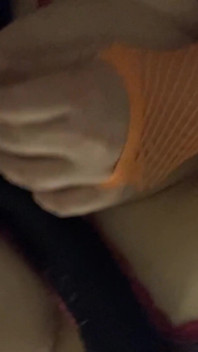 Klämmer mina stora bröst suger min dildo trollstav stimulering orgasm