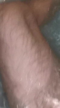 My Piss in the Bath so Hornyyyyy