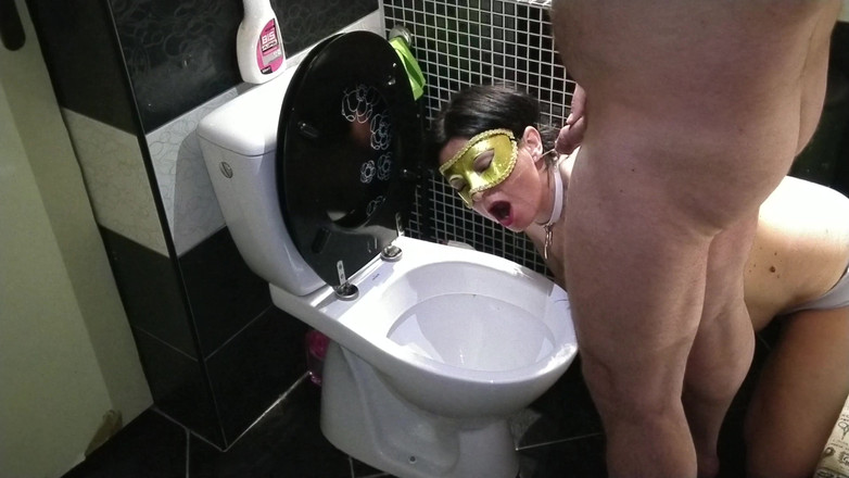Toilet Mommy: Рот рабыни-шлюшки служил туалетом