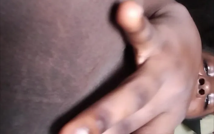 Elina joe: Fingers Inside Pussy