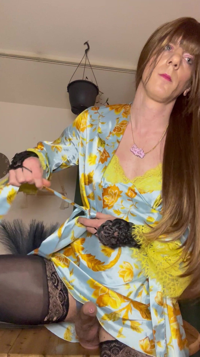 Jessica silk: Jess Rides Dildo