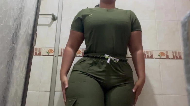 pampammedallo: Voluptuous Girl Pissing (nurse)
