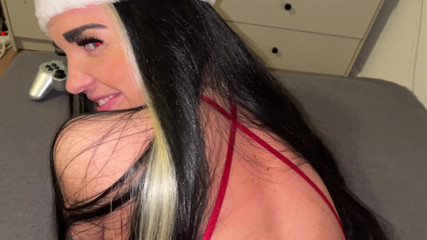 Mia XXX: 18 Miaxxx X-mas 游戏女孩